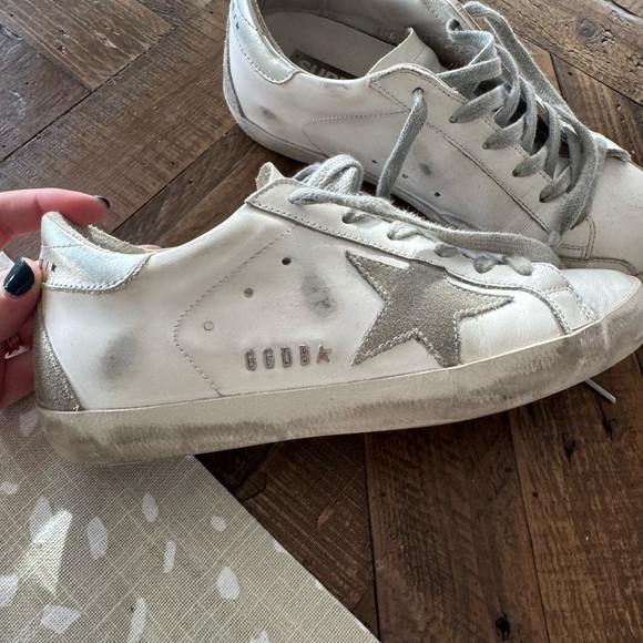 Golden Goose Off-White Sneakers with Gray Details - Picture 2 of 5